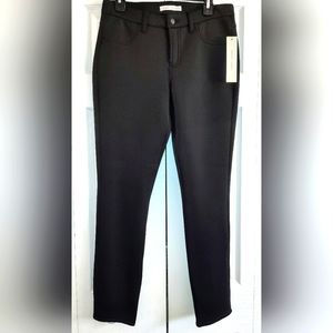 NWT.... Women's Larry Levine Skinny Leg Pant, Size 10.